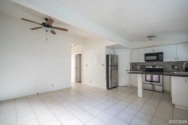 Building Photo - 68-058 Akule St. Unit D