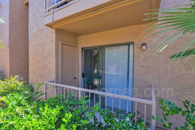 Building Photo - 1111 E University Dr