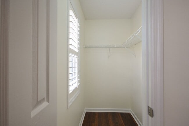 Building Photo - Escoba Bay Community- 3 Bedroom PLUS Bonus Room