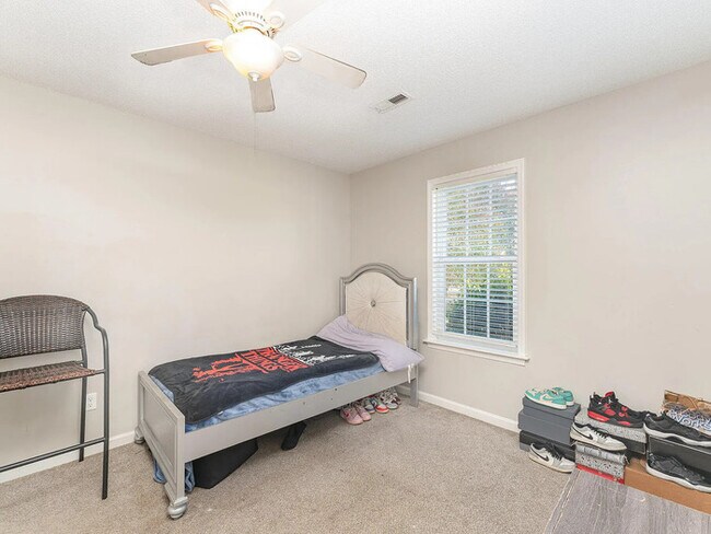 Building Photo - Earn Wealth While Leasing – Like a Homeowner – Lease to Own