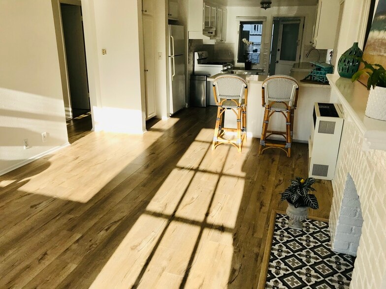 Building Photo - 2456 Manhattan Ave