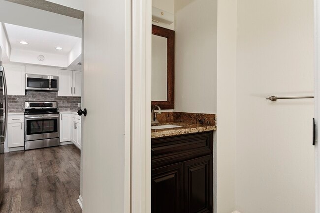 Building Photo - 30 Berryfrost Ln