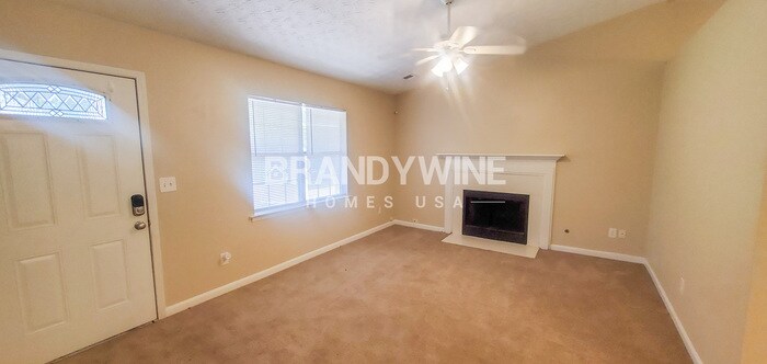 Building Photo - 190 Rosewood Dr