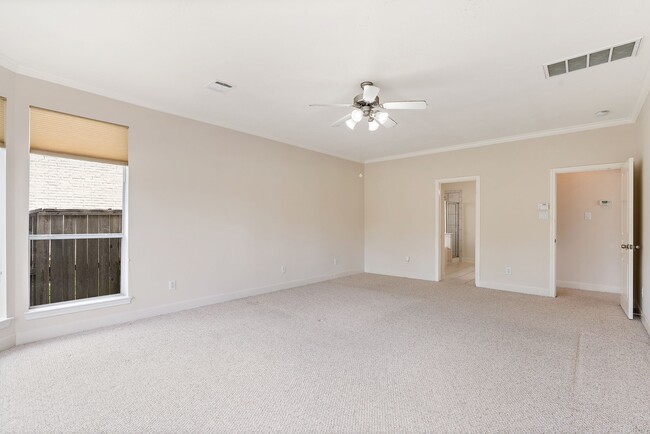 Building Photo - 3010 Blue Lagoon Ct