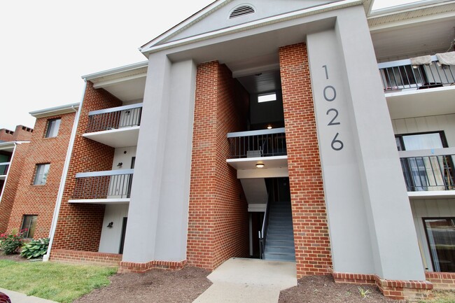 Primary Photo - 3 bedroom condo for rent with great sunris...
