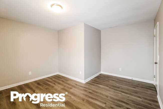 Building Photo - 3375 Revere Cir