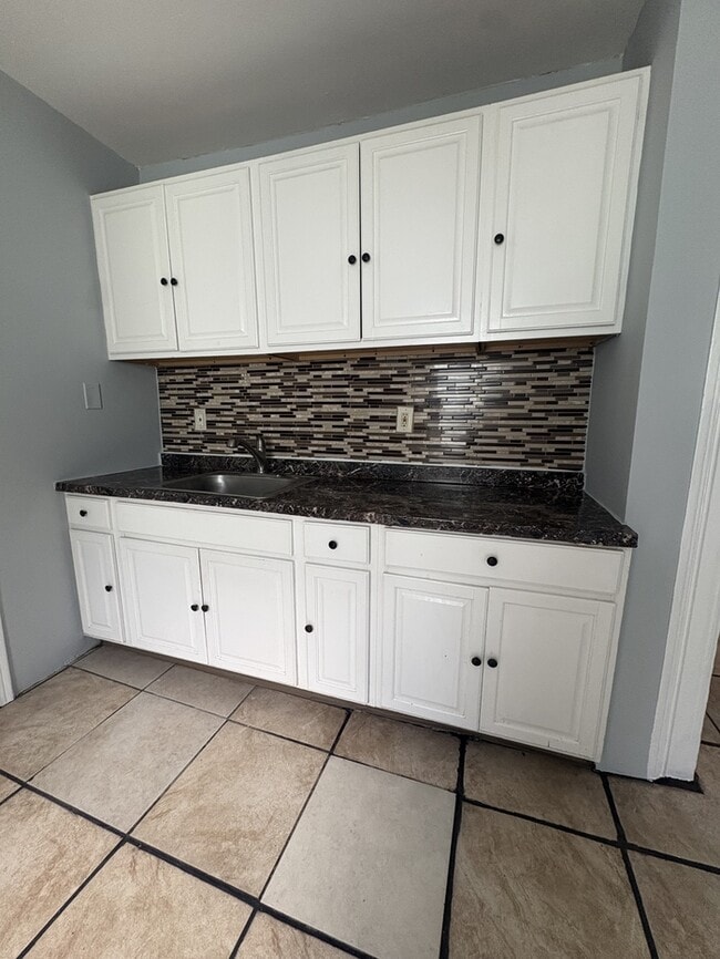 Building Photo - 39 Jane St