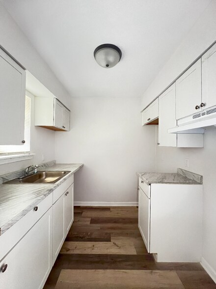 Building Photo - 2411 Talonwood Dr