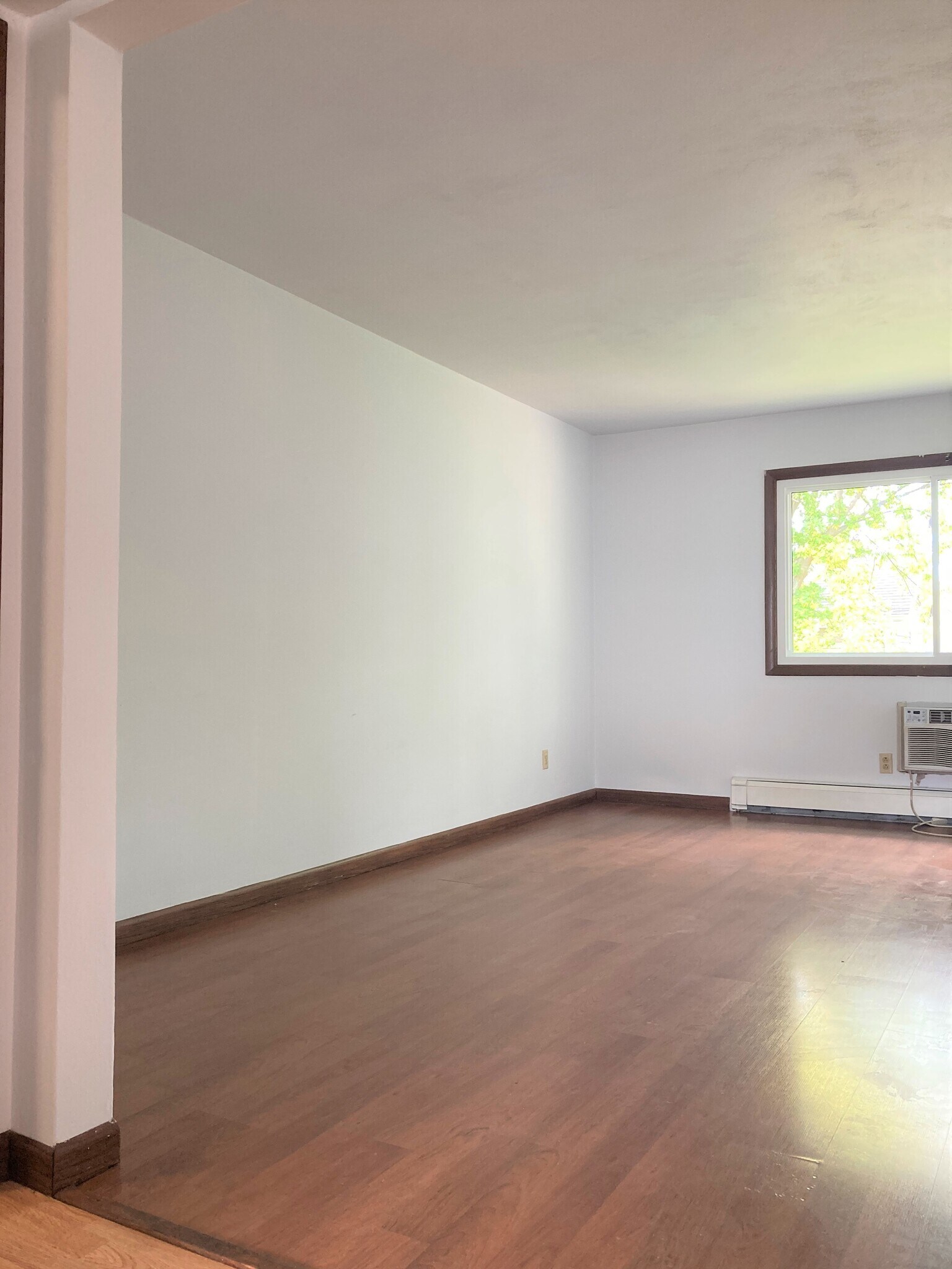 Living Room - 318 E Brown St