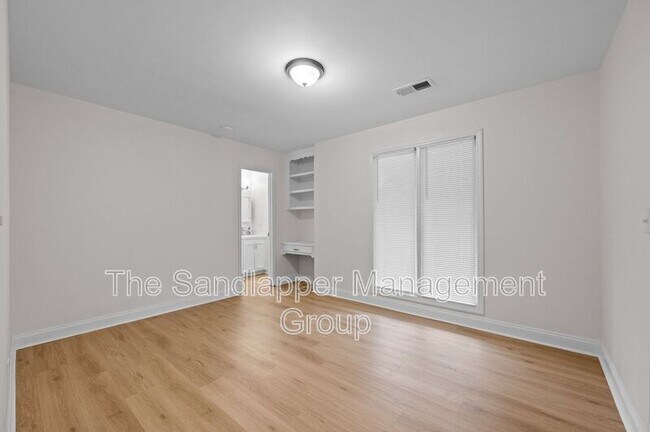 Building Photo - 827 O'Sullivan Dr