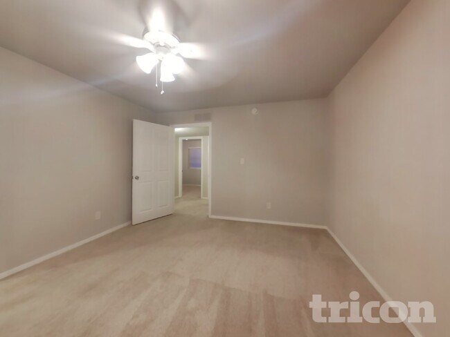 Building Photo - 1349 W Morrow Dr