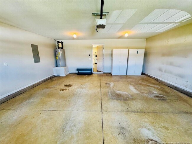Building Photo - 843 Screech Owl Dr