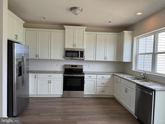 Building Photo - 748 Rosler Wy