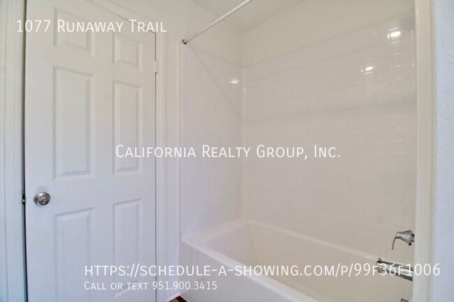 Building Photo - 1077 Runway Trl