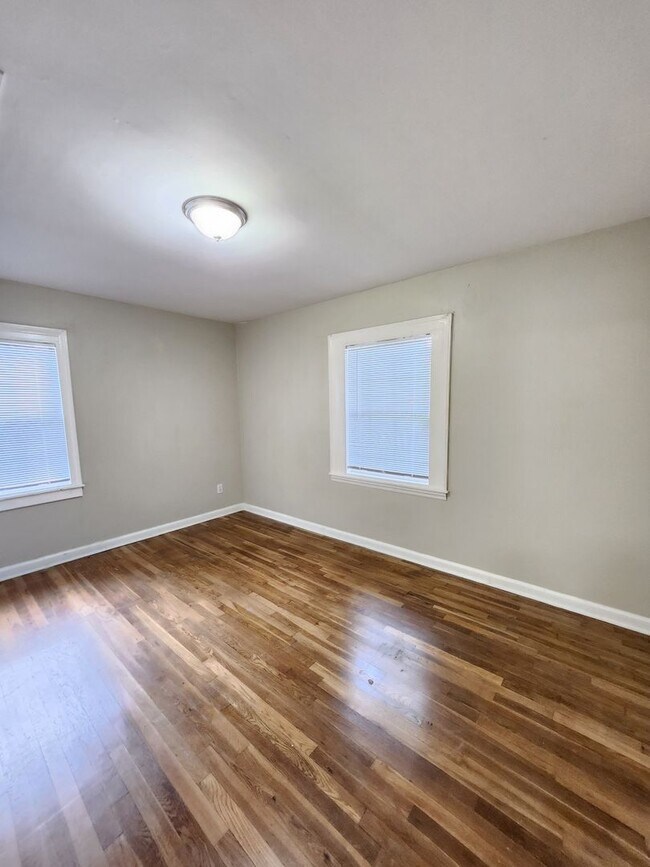 Building Photo - 3000 Torres Ave