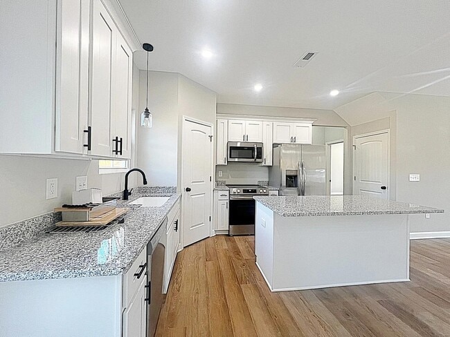 Building Photo - 5 N 6th St