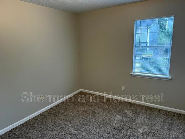 Building Photo - 504 Commons Dr