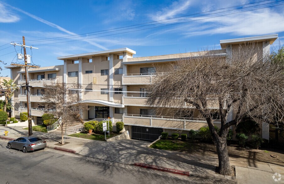 Encino Towers 5150 Yarmouth Ave Encino CA 91316 Apartment Finder