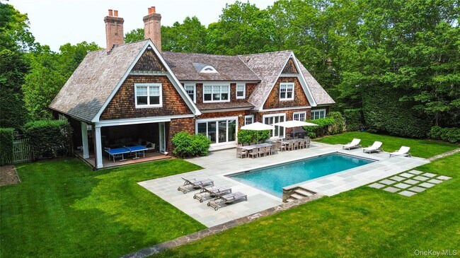 Building Photo - 14 West Hills Ct