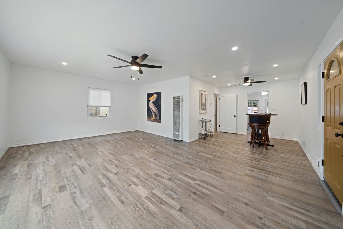 Building Photo - 22123 Main St