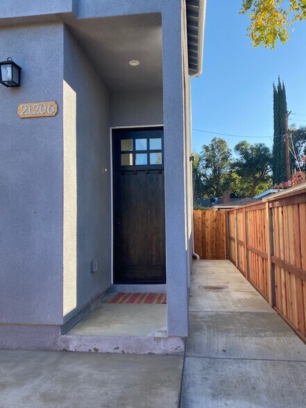 entrance - 21206 De La Osa St