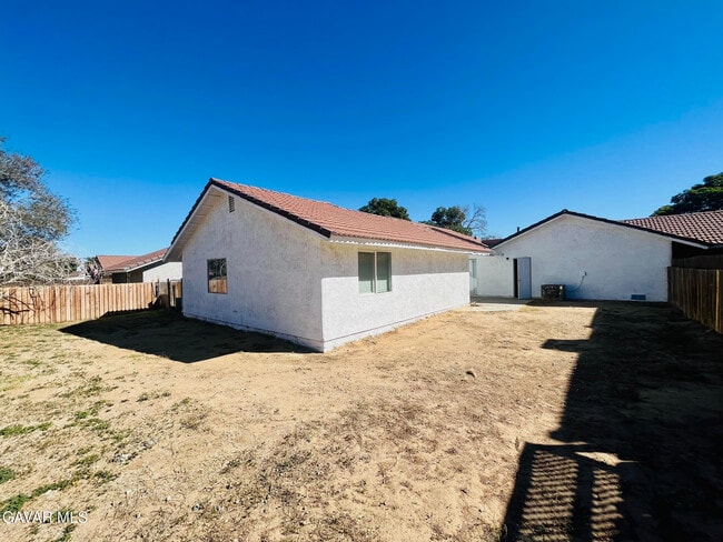 Building Photo - 42933 Guyman Ave