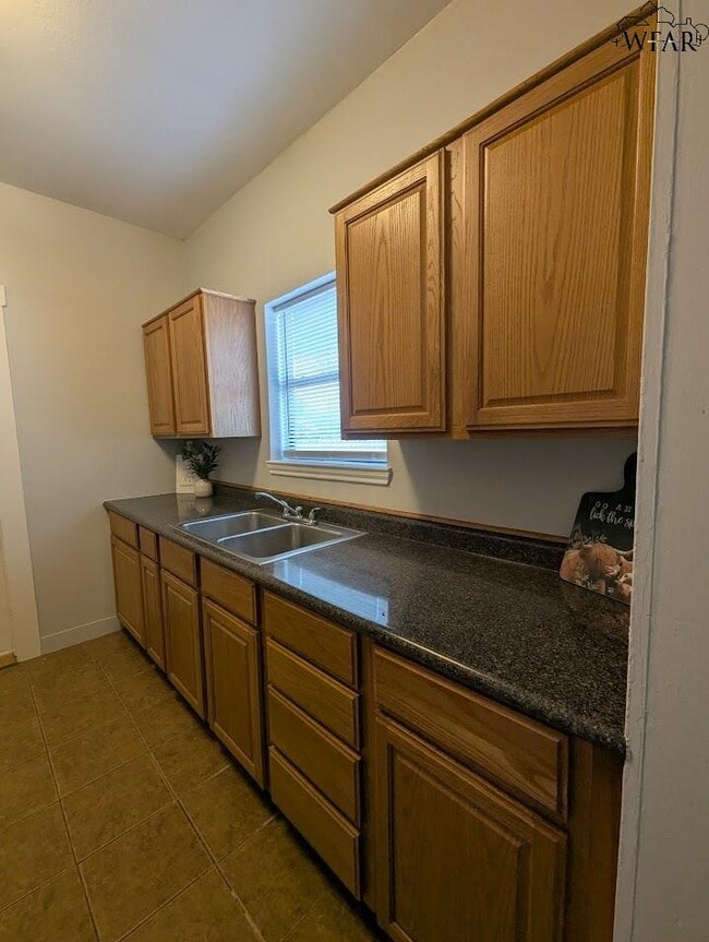 Building Photo - 2306 Garfield St