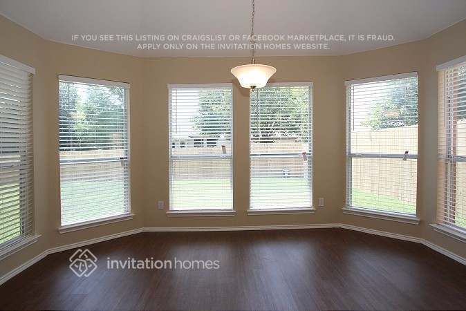 Building Photo - 1704 Windcastle Dr