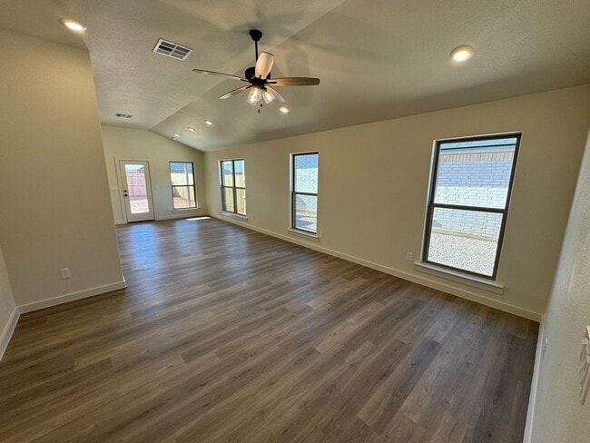 Building Photo - 240 Trailblazer Ln