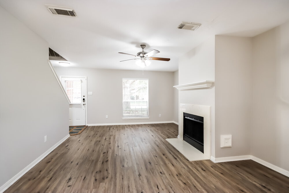Building Photo - 6923 Echo Pines Dr
