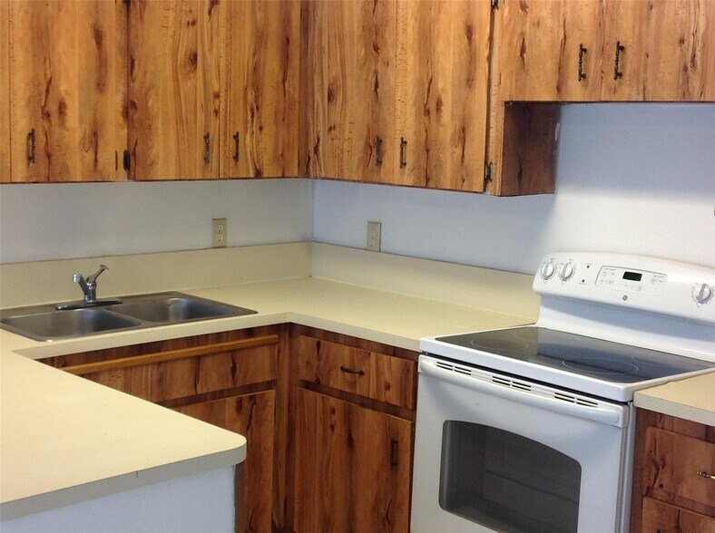 Building Photo - 10815 NW 45th St