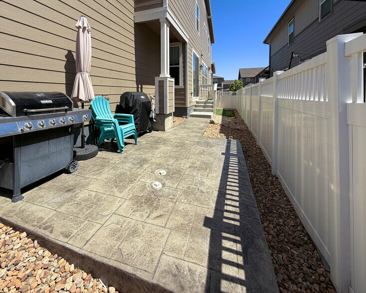 Building Photo - 2497 Winding Dr