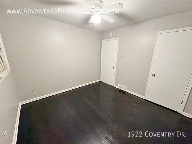 Building Photo - 1922 Coventry Dr