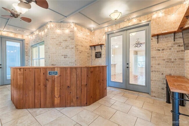 Building Photo - 16 N 39th St