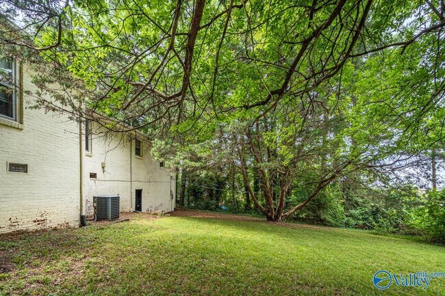 Building Photo - 103 Noble Dr SE