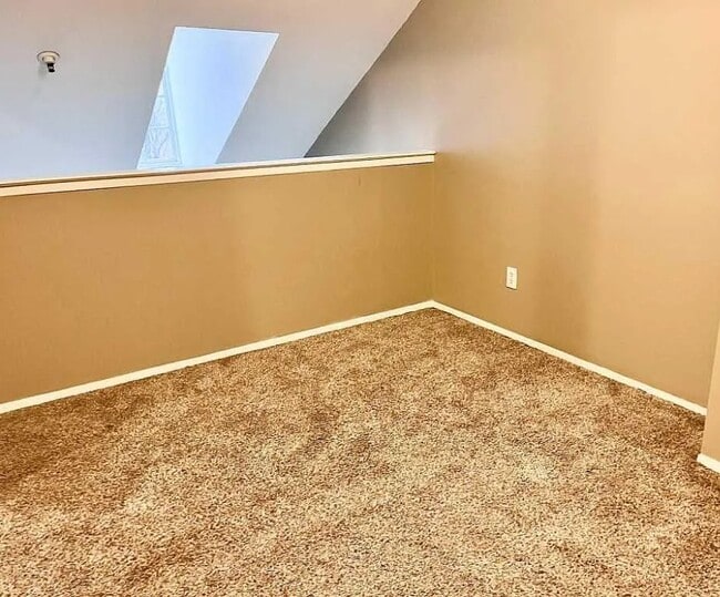 Building Photo - 15650 Stone Crossing Dr