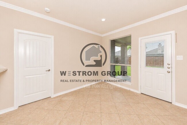 Building Photo - 3121 Hornbeam St