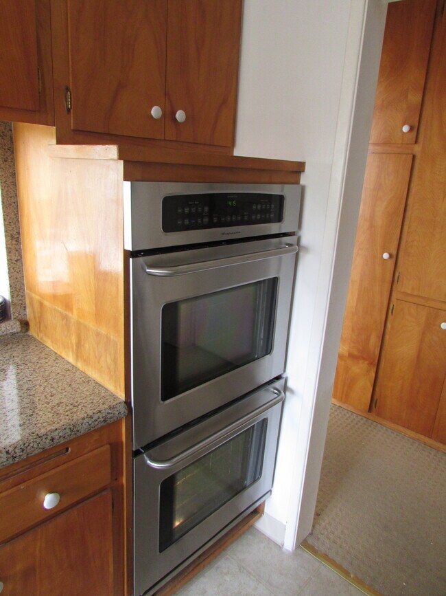 Most kitchens have Double Ovens - 931 Euclid St