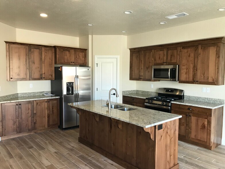 Building Photo - 509 N 530 W