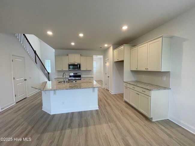 Building Photo - 637 Watauga Ln