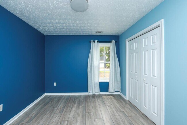 Building Photo - 5377 Fawn Ivey Ln