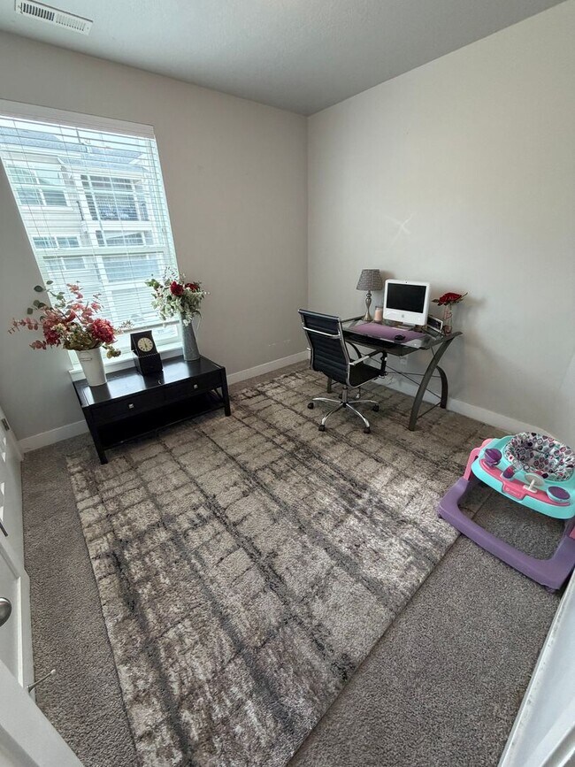 Building Photo - Beautiful 3-Bedroom Condo in Herriman! (Dog-Friendly)