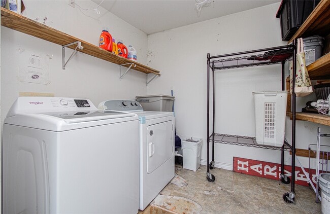 Building Photo - 15510 Cypress Garden Dr