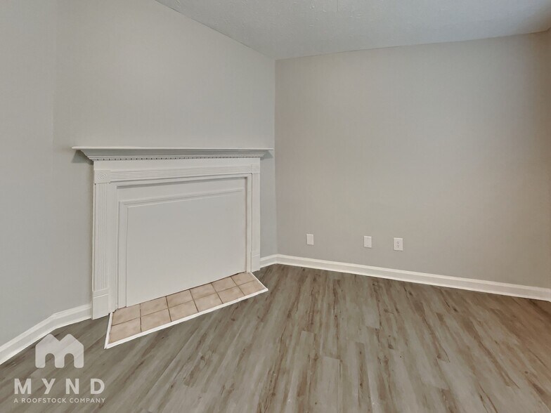 Building Photo - 136 Crystal Brook