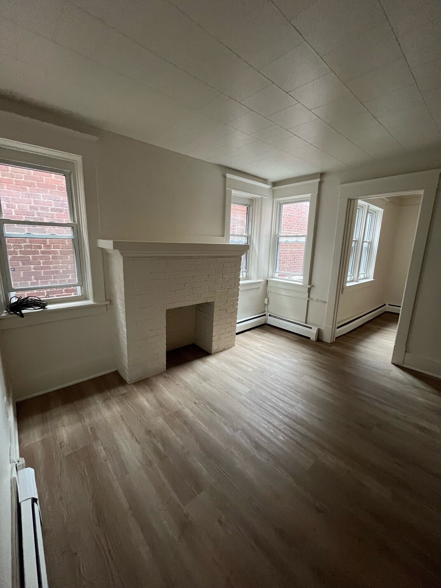 Building Photo - 1551 Hertel Ave