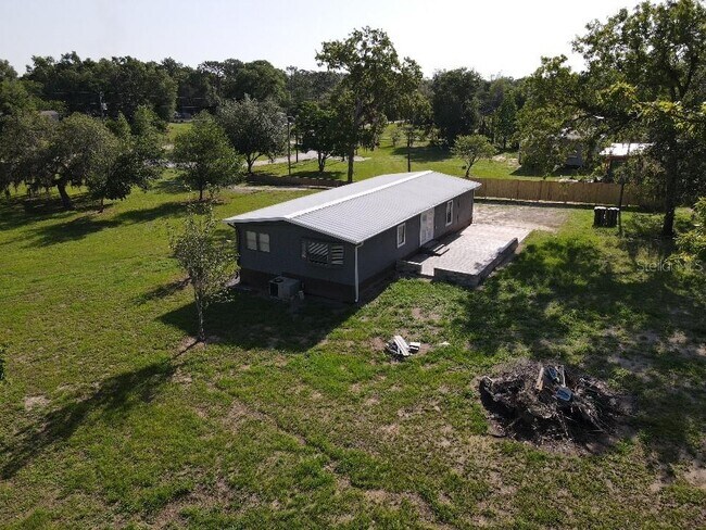 Building Photo - 17524 Medley Ave