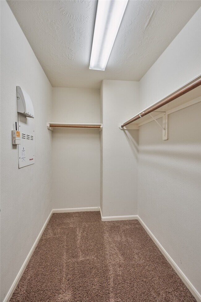 Building Photo - 17250 Lafayette Hollow Ln