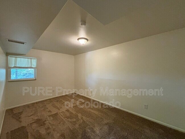 Building Photo - 14471 Applewood Ridge Rd