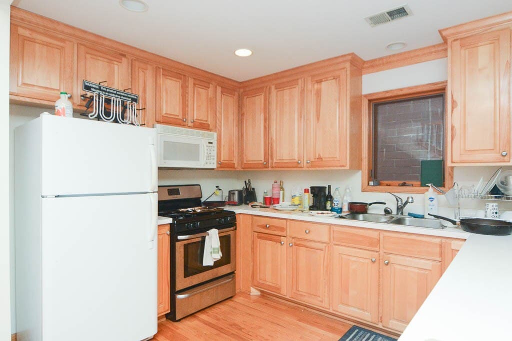 Building Photo - 824 W Buckingham Pl