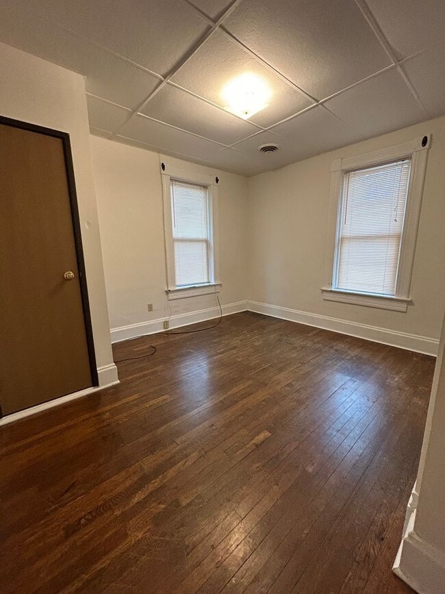 Building Photo - One Bedroom Apartment on the Northside